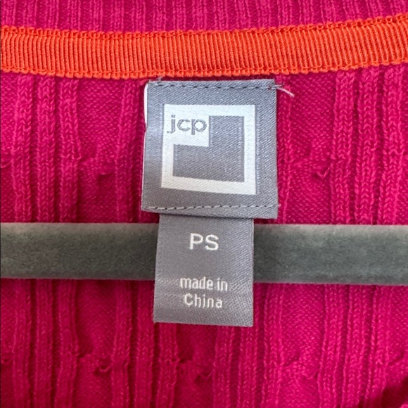 JCPenney Pink Cable Knit Sweater Size PS - Picture 3 of 4